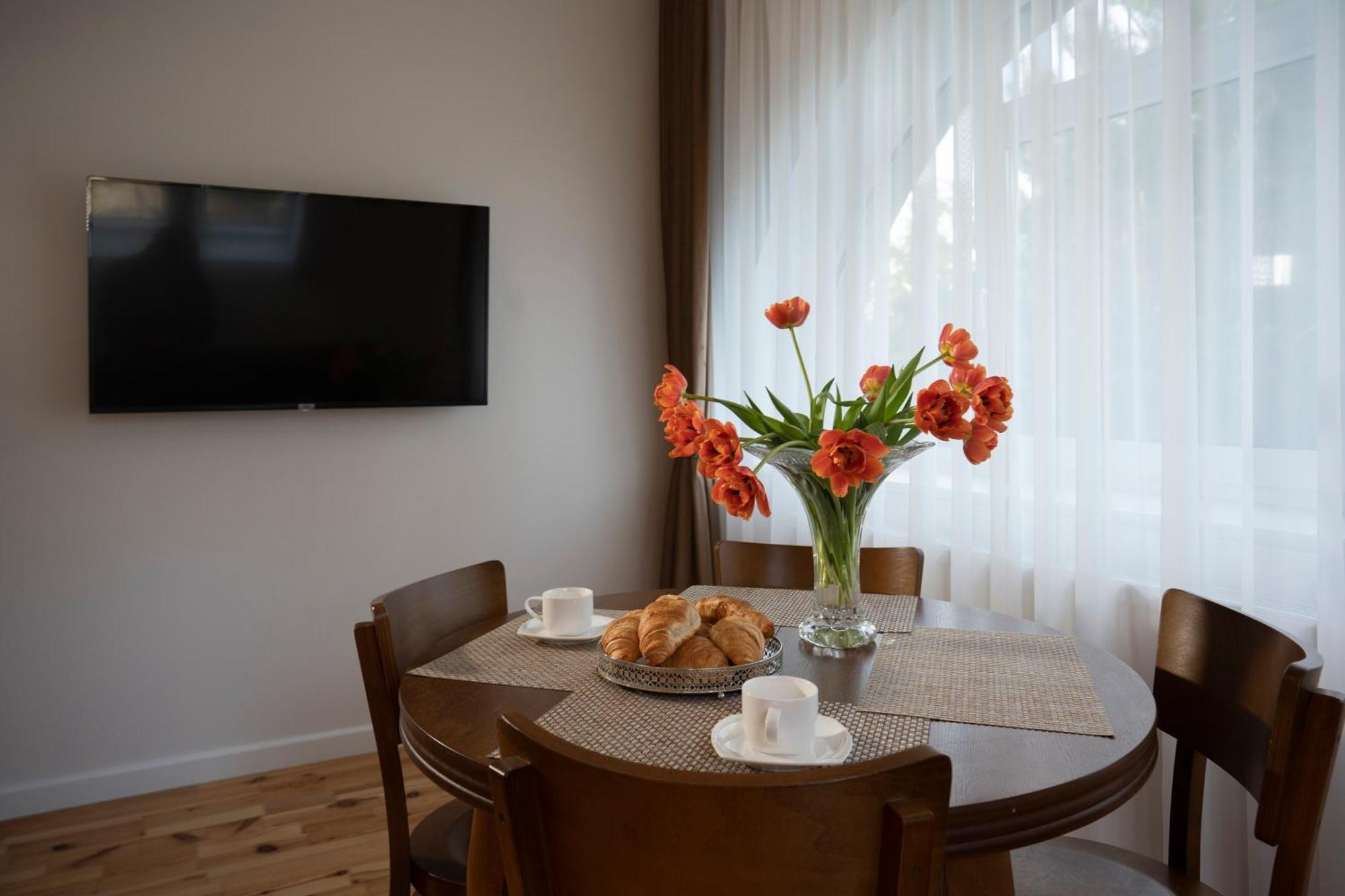 Acacia Apartment