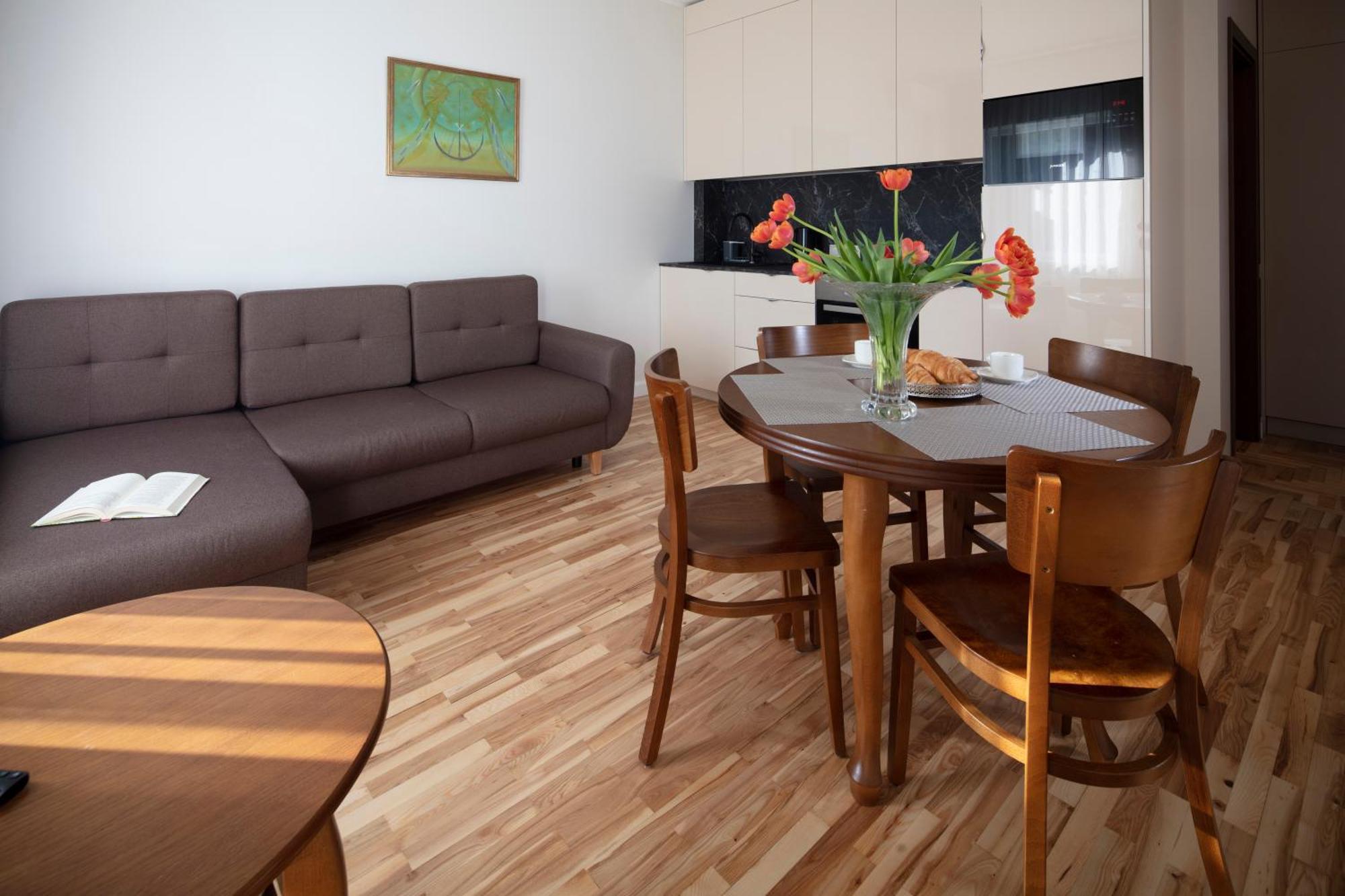 Acacia Apartment *